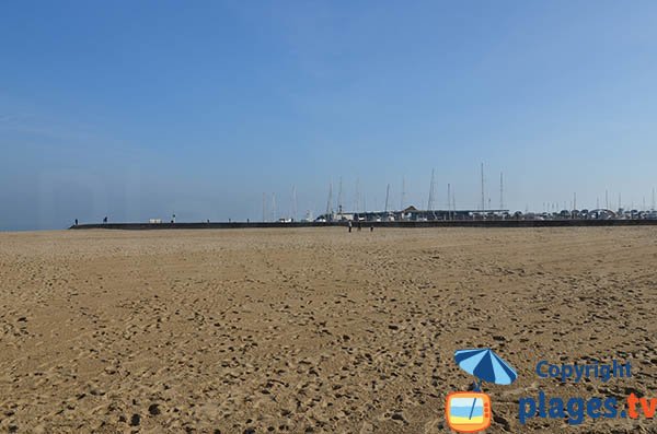 Vue sur le port de plaisance depuis la plage d'Eyrac - Arcachon