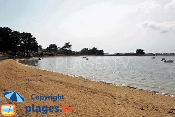 Douche et sanitaire sur la plage de la Falaise - Ile Arz