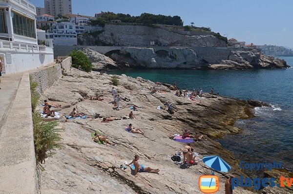 Sentier du littoral et quartier de la Fausse Monnaie à Marseille