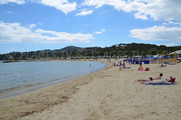 Plages privées sur la plage de la Favière à Bormes les Mimosas