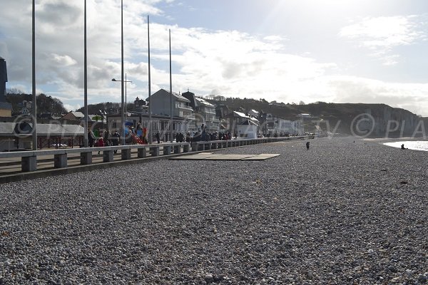 Front de mer de Fécamp  vue depuis la plage