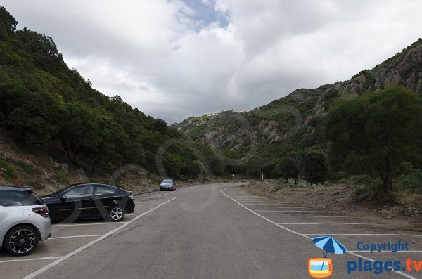 Parking of the Ficajola beach - Piana