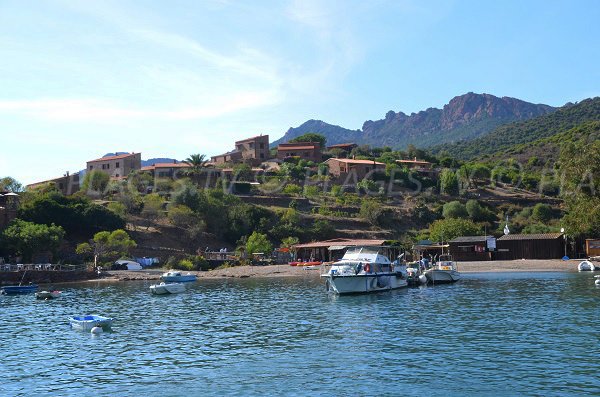 Village de Girolata et plage de Focaghia