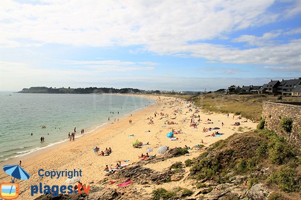 Photo de la plage de Fogeo à Arzon en été