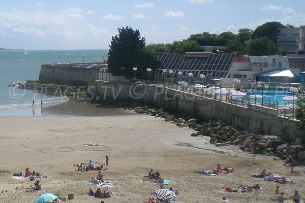 End of Foncillon beach in Royan