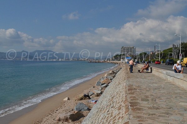  Pedestrian seawall on the Boulevard du Midi in Cannes la Bocca