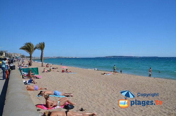 Plage de sable sur le boulevard du Midi