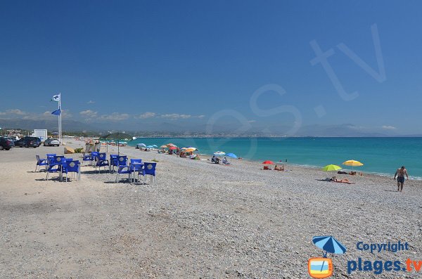 Aid station and snack on the Fontonne beach - Antibes