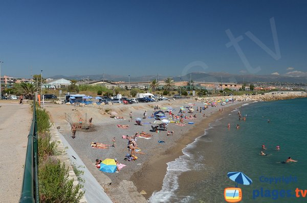 Plage du fort Carré à Antibes - partie la moins large