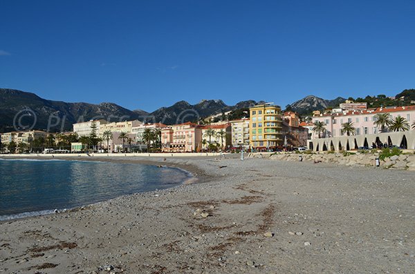 Plage sans tabac à Menton