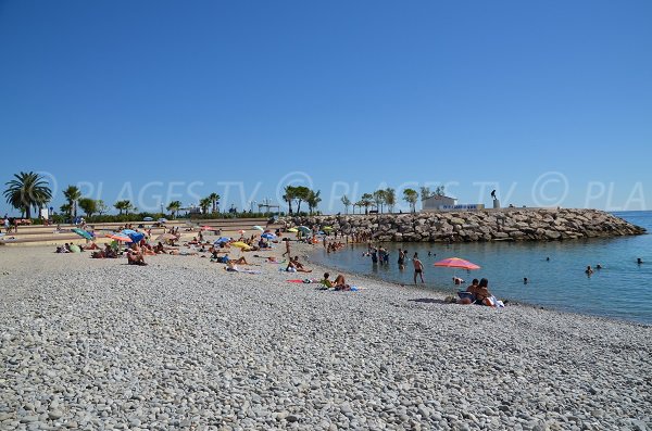 Strand im Zentrum von Menton in Richtung Roquebrune Cap Martin