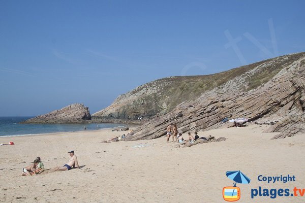 Rochers sur la plage de la Fosse à Plévenon