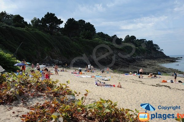 Cove near Tip of Nick - La Fosse aux Vaults - Brittany