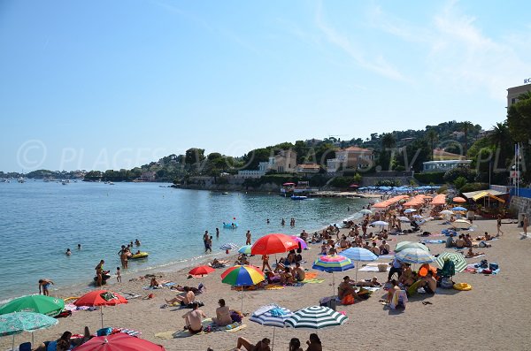 Fourmis beach in summer in Beaulieu