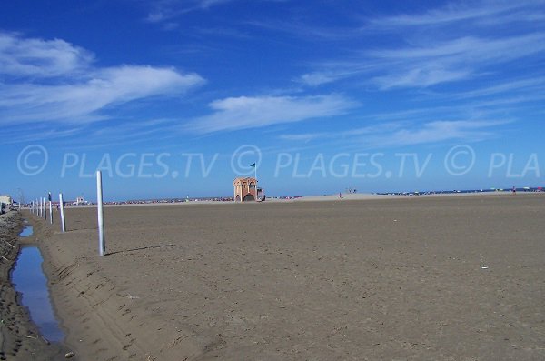 Plage de Port la Nouvelle en direction des plages de Leucate