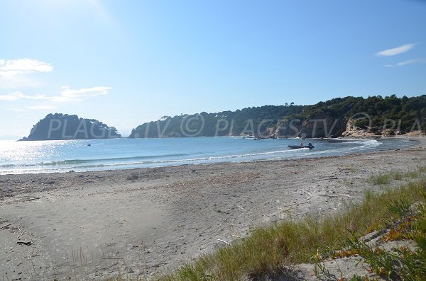 Galere beach and Brégançon Fort