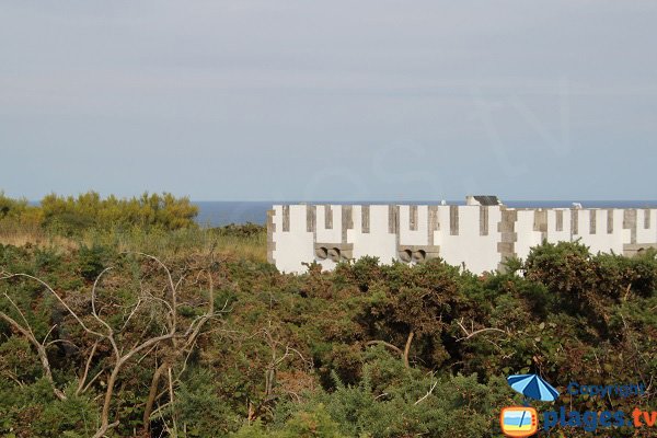 Fort next to Galères beach - Locmaria