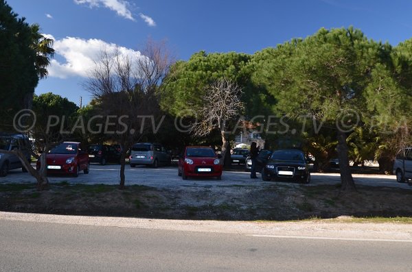 Parking de la plage de la gare des Vieux Salins