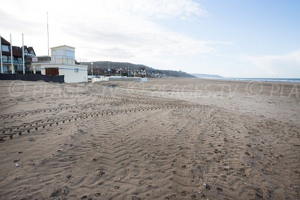 Plage de la Garenne sur la Côte Fleurie en Normandie (Benerville sur Mer)