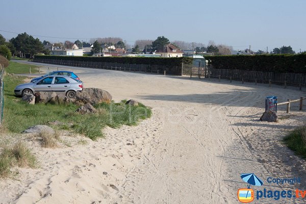 Parking de la plage des Garennes à Hauteville