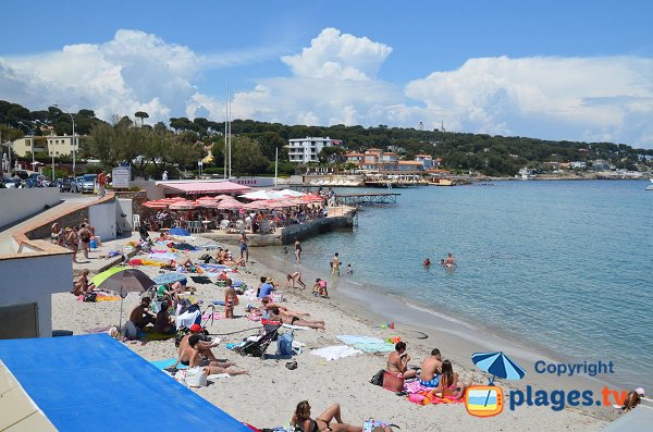 Restaurant on the Garoupe beach in Cap d'Antibes