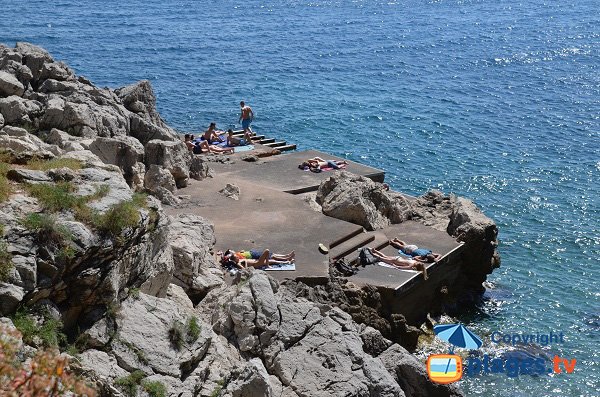 Plateforme en béton sur la presqu'ile du Cap Ferrat (06)