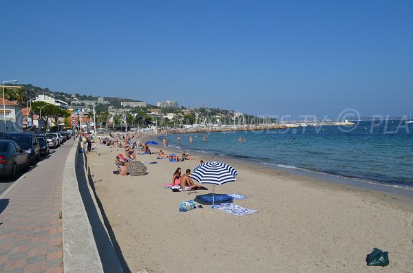 Spiaggia di Gazagnaire sul lato del porto - Cannes