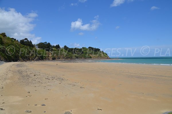 Grande plage de sable à Etables sur Mer - Les Godelins