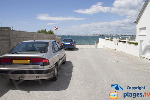 Parking of Goerem beach in Gavres