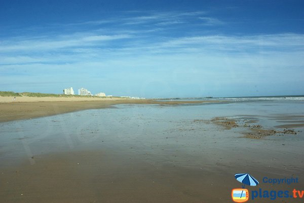 Veduta di St Jean de Monts dalla spiaggia del golf 