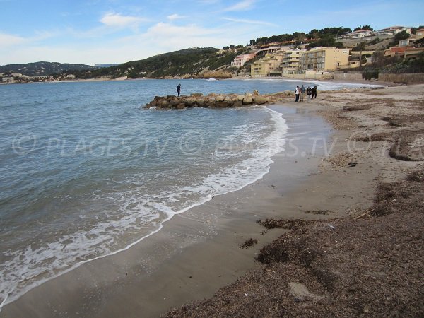 Plage de sable de la Gorguette à Sanary