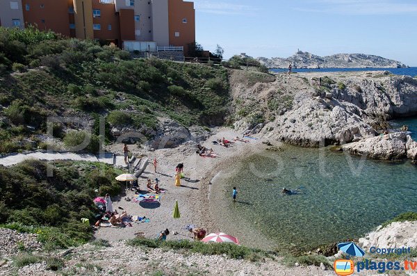 Plage du Grand Soufre sur les iles de Frioul