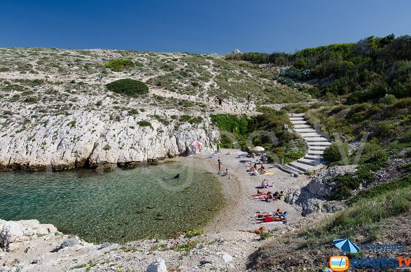 Access to the calanque of Grand Soufre in Frioul island