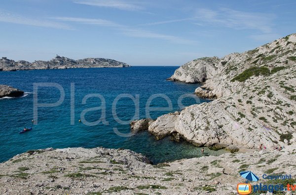 Cove near Grand Soufre calanque in Frioul island