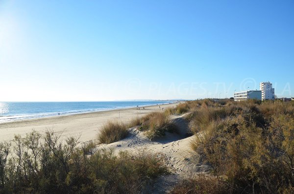 Photo de la plage du Grand Travers de la Grande Motte en direction de Carnon-Plage