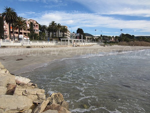 Spiaggia del Grand Vallat in inverno a Bandol