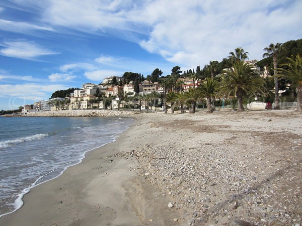 Spiaggia di sabbia vicino al centro di Bandol