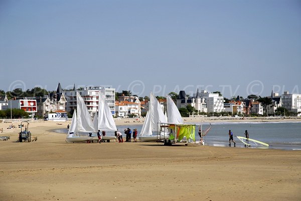 Large beach in Royan near the port