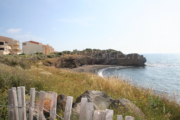 Falaises de la plage de la Grande Conque au Cap d'Agde