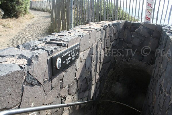 Escaliers de la plage de la Grande Conque