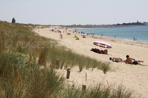 Plage de la Grande Falaise avec vue sur Pen Bron et le Croisic