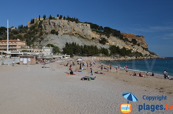 Beach in the center of Cassis in France and view on the castle