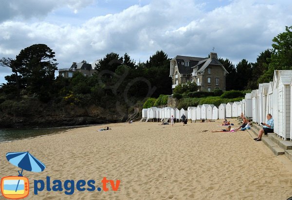 Cabines de bains sur la plage de la Salinette - Saint Briac sur Mer