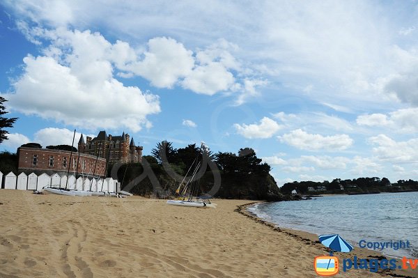 Plage de la Salinette avec vue sur la baie de Saint Briac