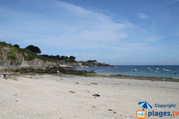 Les Grands Sables de Belle Ile avec vue sur la pointe de Bugul