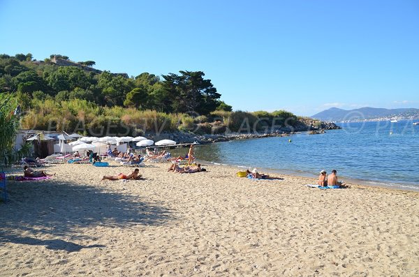 Strand Les Graniers mit Sand