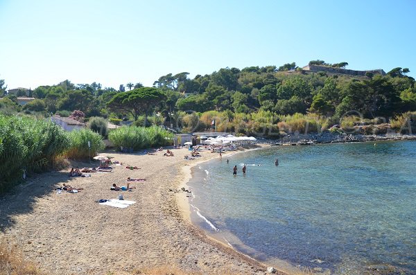 Vue générale sur la plage des Graniers