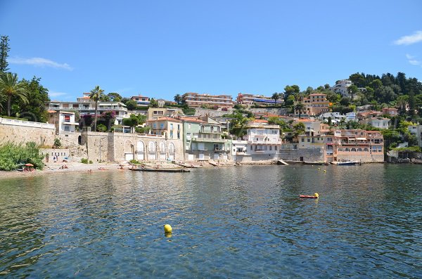 Plage du Grasseuil de Villefranche sur Mer vue depuis la mer