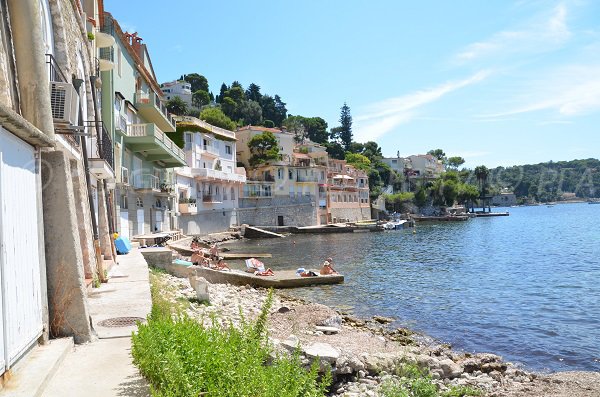 Plage du Grasseuil du côté des habitations - Villefranche sur Mer