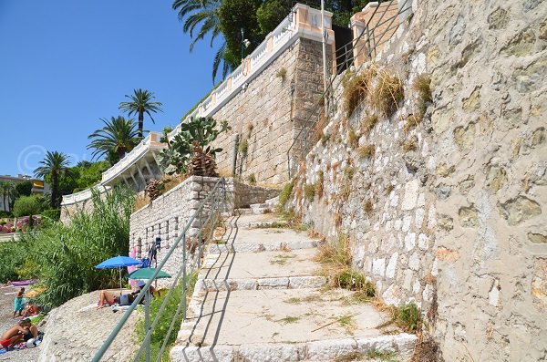 Escalier de la plage du Grasseuil